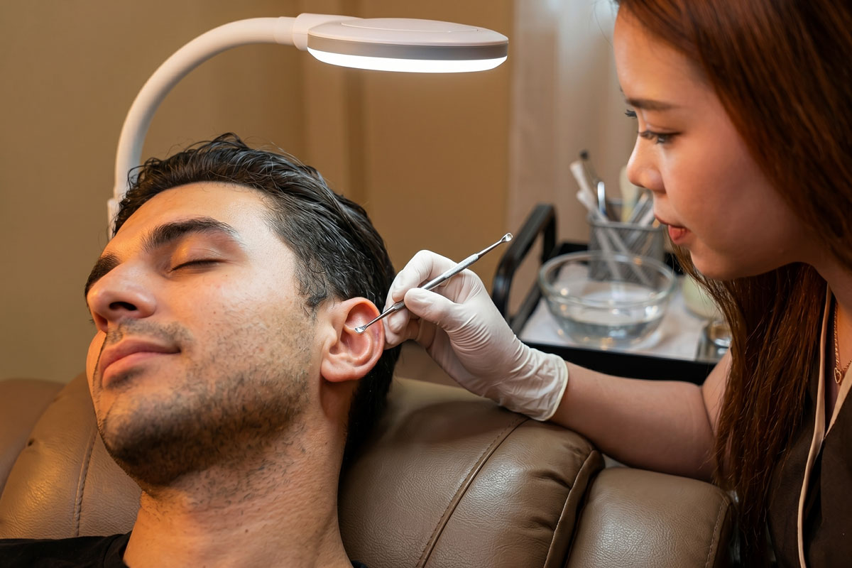 Ear cleaning service — Care 22 Bangkok